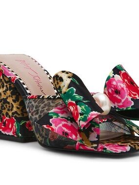Betsey Johnson Black Floral Bow Slide Heels with Pearl